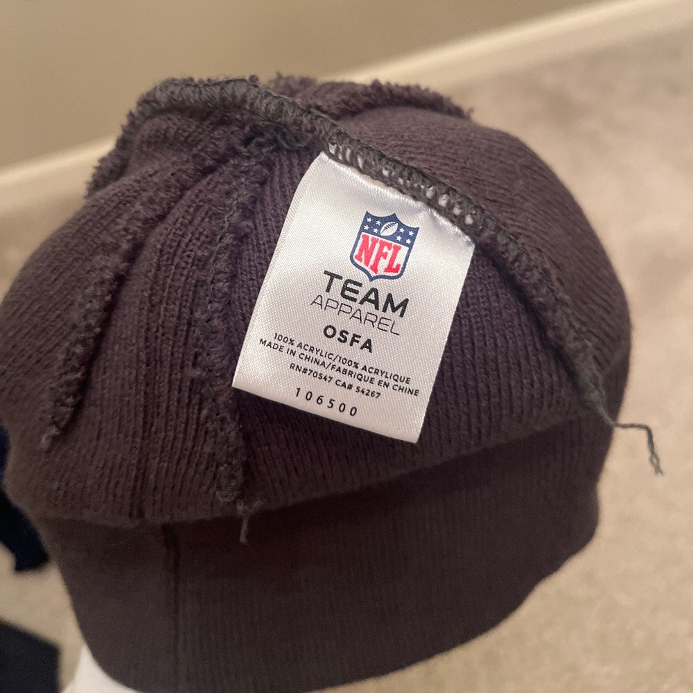 Bears winter hat - Picture 2 of 2